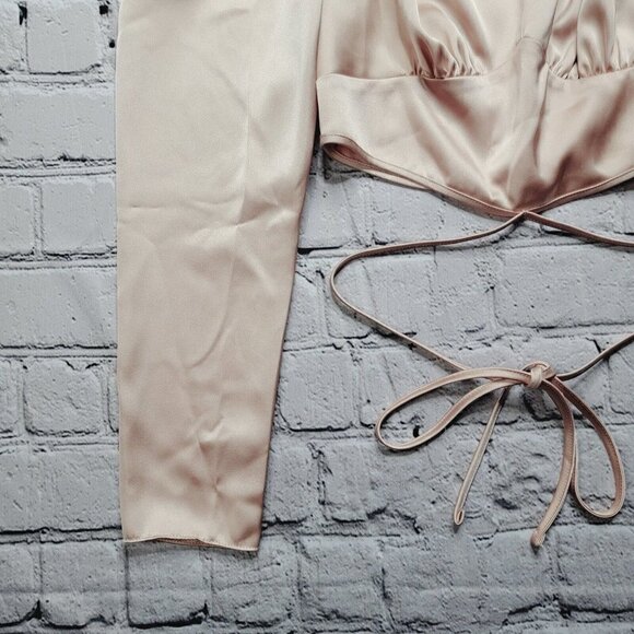 Asos Design Blush Pink Puff Shoulder Satin Wrap Waist Crop Top Size US 6 - Picture 5 of 13